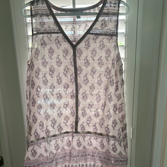 J. Jill Dresses & Skirts - J.Jill Sleeveless Patterned Top with V-Neck